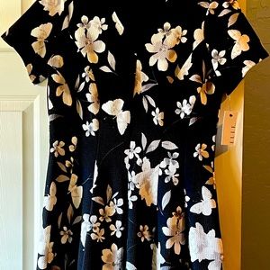 Women Floral Dress Size L Short Sleeve